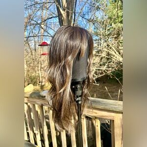 Belle Tress - Liverpool-Chocolate -R,Wavy Brown Highlighted Women's Wig